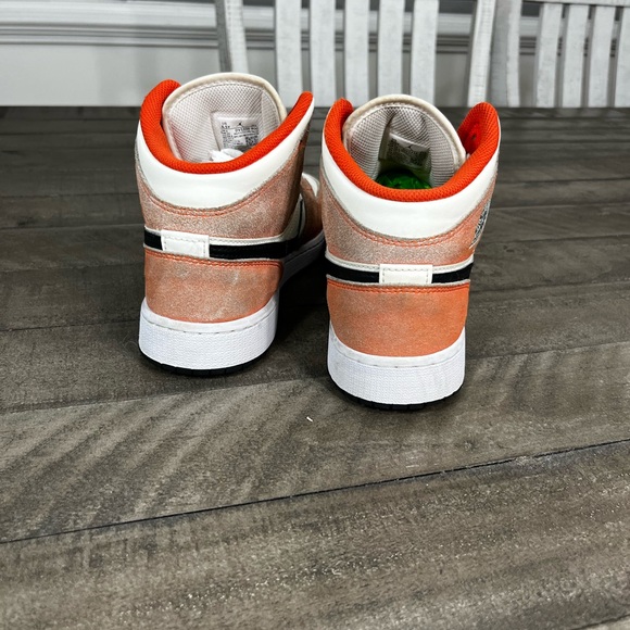 Nike Air Jordan 1 Mid Sail Orange Sneakers Sz  8 - Picture 4 of 5